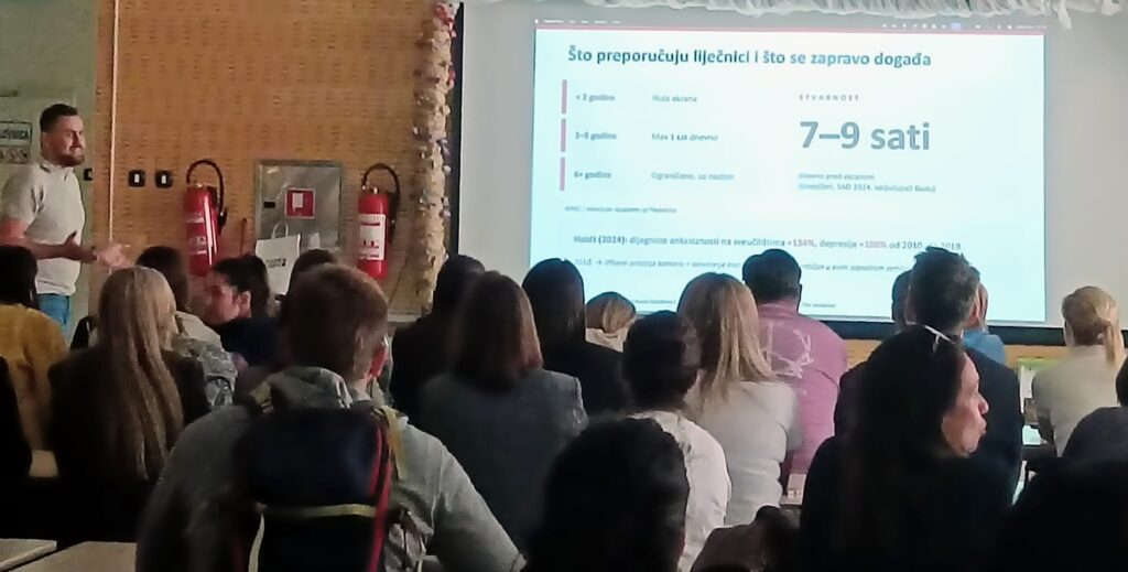Sigurnost djece na internetu – edukacija za roditelje učenika prvih razreda